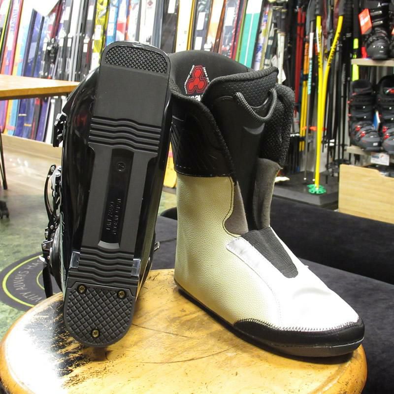 GEN FACTORY スキーブーツ BUMPS 8 25cm GEN スキーブーツ 2026 BUMPS 8 (バンプス8) マットブラック (2526